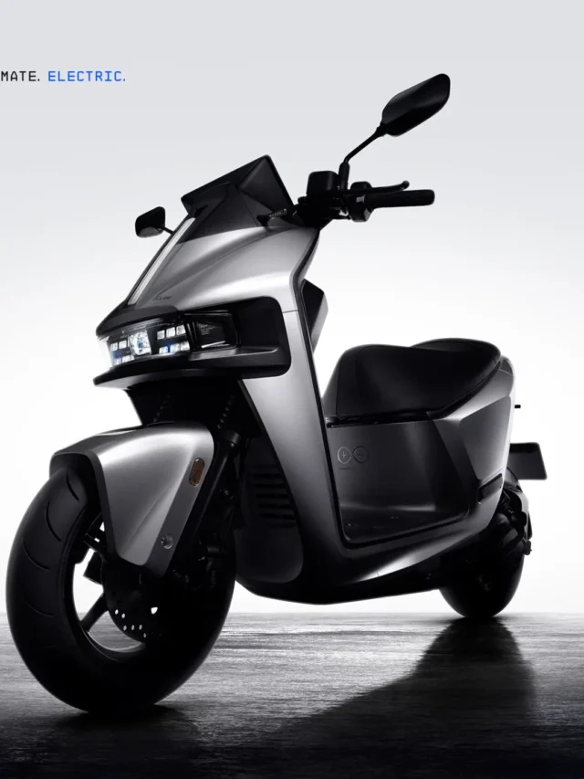 Hold onto your helmets!  The Gogoro Pulse is here